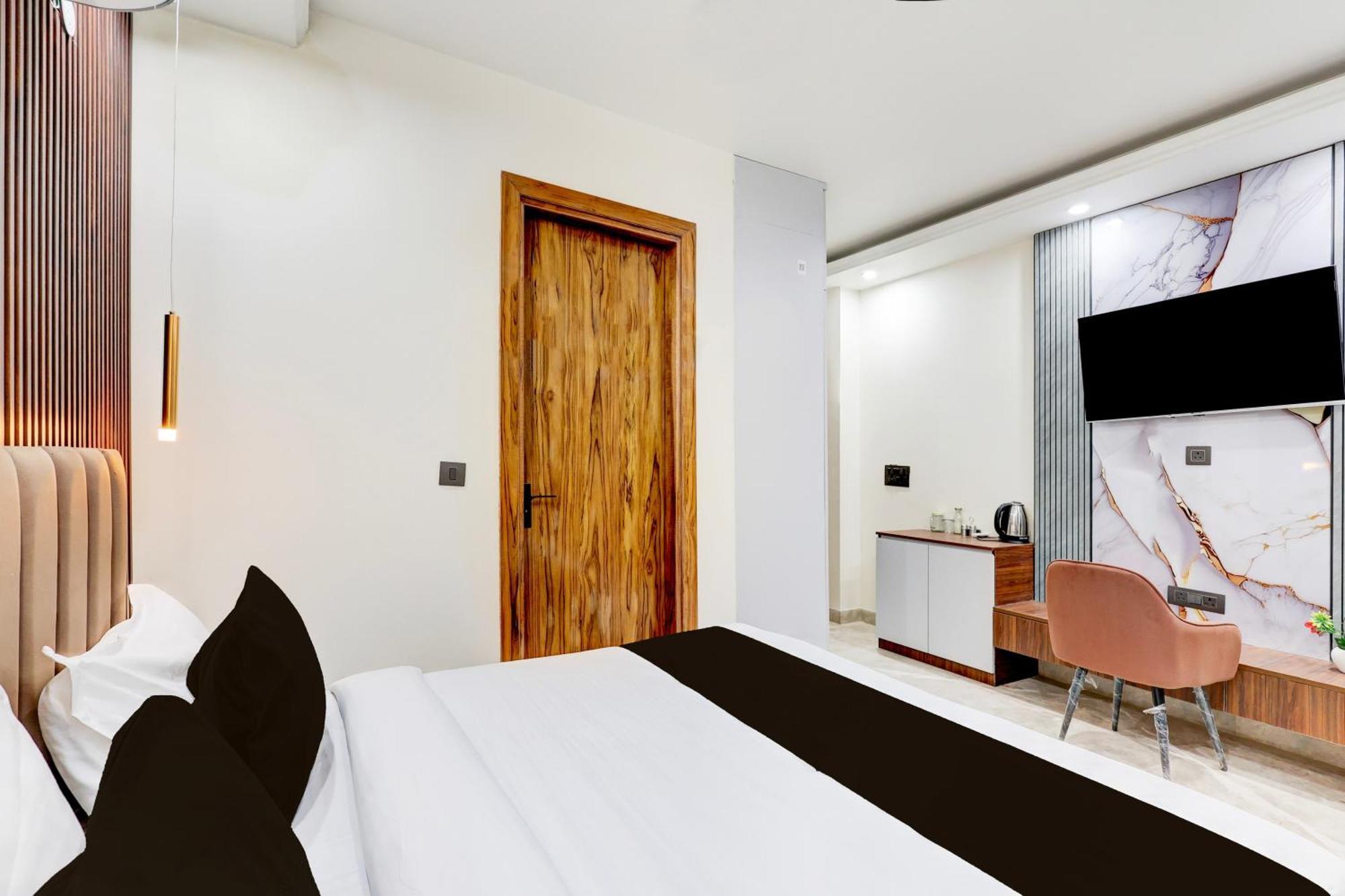 Super Hotel O Sector 43 Gurgaon Buitenkant foto