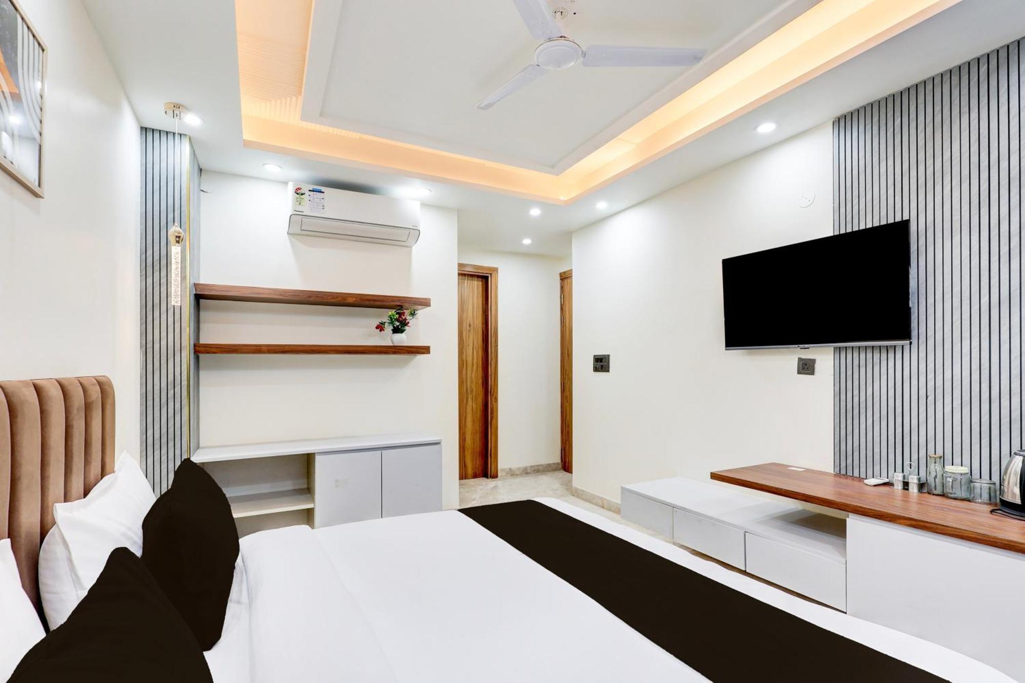 Super Hotel O Sector 43 Gurgaon Buitenkant foto