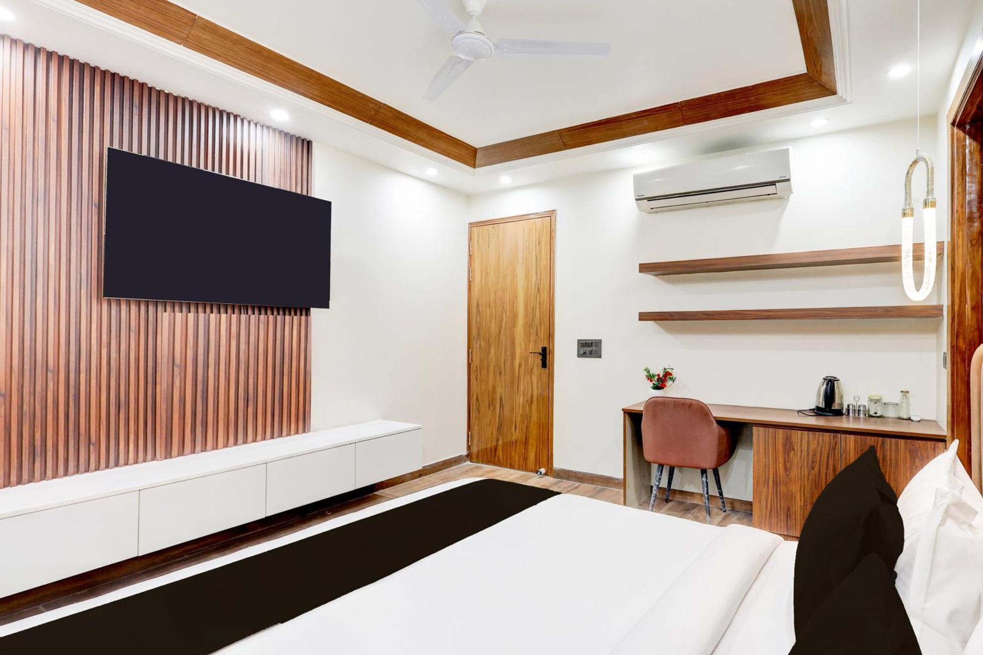 Super Hotel O Sector 43 Gurgaon Buitenkant foto