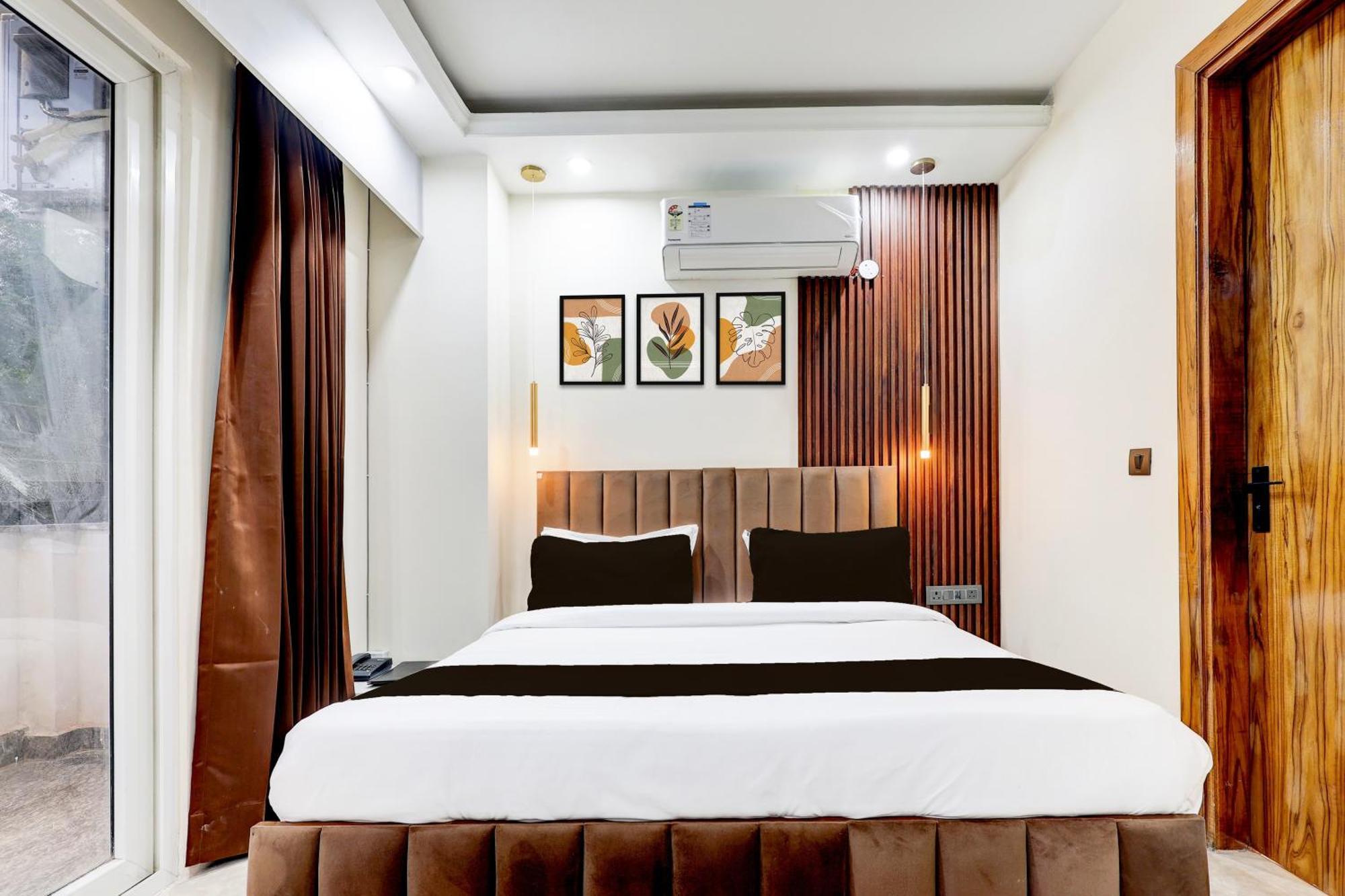 Super Hotel O Sector 43 Gurgaon Buitenkant foto